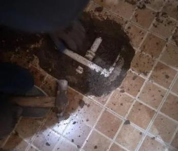 鹤壁卫生间漏水维修公司为您分享下卫生间渗水如何处理及注意事项