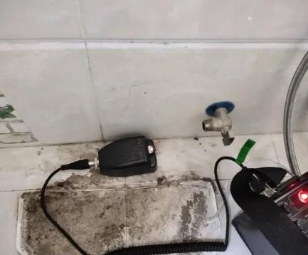 鹤壁屋顶漏水维修公司分享下卫生间漏水的危害及解决方法
